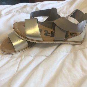 NWOT Sorel women’s sandals
